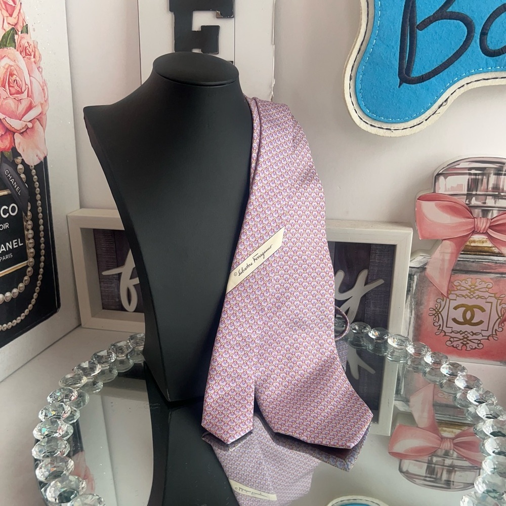 Salvatore Ferragamo pink and yellow silkPatterned Tie 56” long